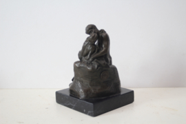 "De kus" bronzen beeld, naar Rodin