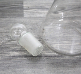 Antiek glazen erlenmeyer, laboratorium glas