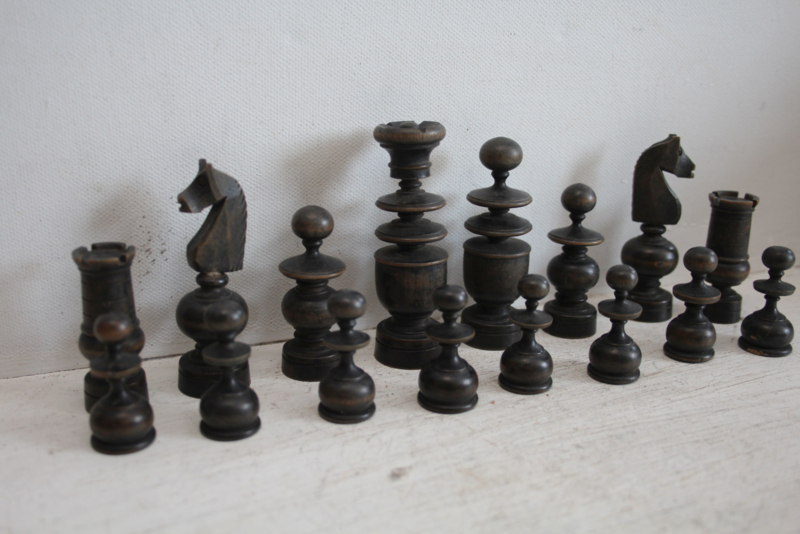 Doe mee weer hardop Antieke schaakstukken, ca 1910 | Speelgoed | SpecialVintage
