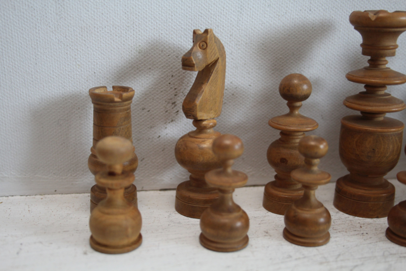Aanvankelijk regio Oprichter Antieke schaakstukken, ca 1910 | Speelgoed | SpecialVintage