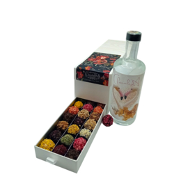 Ladebox met Chocolade Truffels en Fles Bruidstranen