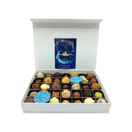 Geboorte boxen handgemaakte chocolade bonbons meisje of jongen cadeau in 6 maten - Vanaf