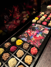 Gepersonaliseerde handgemaakte houten kist met TV scherm en 120 (refill truffels)