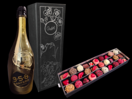 Gouden liefde: Luxe Santero Gold Edition 2020 met grote lade handgemaakte top chocolade, boekje & lief kaartje