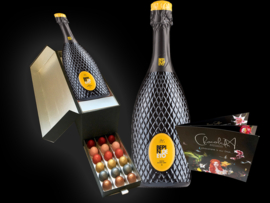 Relatiegeschenk: Luxe Ladebox met Wijn of Prosecco naar keuze. Gepersonaliseerd met eigen design, ansichtkaart en tekst.