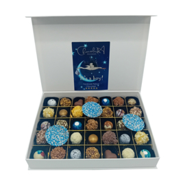 Luxe handgemaakte chocolade bonbons geboorte cadeau doos-It's a boy - groot