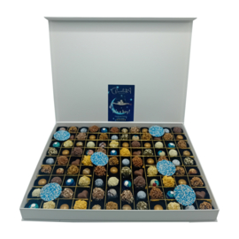 Luxe handgemaakte chocolade bonbons geboorte cadeau doos-It's a boy - mega groot
