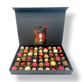 Liefdevolle luxe Chocoladebox – Handgemaakte Bonbons-LOVE  MIX- Heel groot