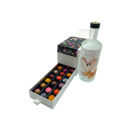 Huwelijkscadeau box met bruidstranen en speciale Pralines