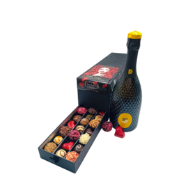 Chocolade & Liefde Luxe cadeaubox  | Bepin fles en Handgemaakte Bonbons