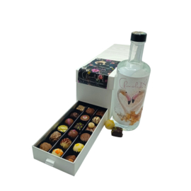 Huwelijkscadeau box met bruidstranen en speciale Pralines