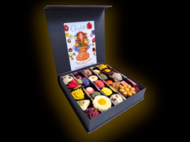 FLOWERPOWER-assortiment voor hippe hippies & hele vrolijke types met smaak. Handgemaakte truffels en bloem bonbons met gratis persoonlijke kaart