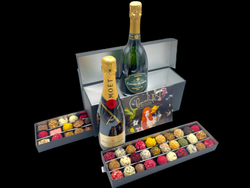 Relatiegeschenk: Luxe Ladeboxen met handgemaakte mix chocolade-truffels en/of bonbons eigen logo & design, Champagne Moët, Pommery of merk naar keuze