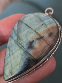 Grote labradoriet hanger