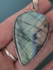 Grote labradoriet hanger