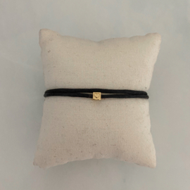 Armband silk kord 1 Cube initial