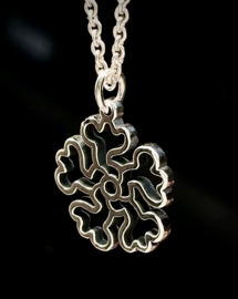 Zilveren hanger     024061