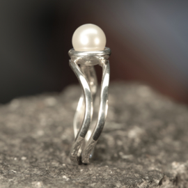 Zilveren ring parel 0659
