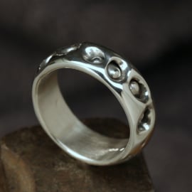 Ziveren ring 1330