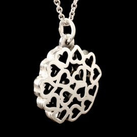Zilveren hanger.     024037