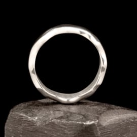 Zilveren ring    02306