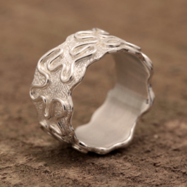 zilveren ring.   00844