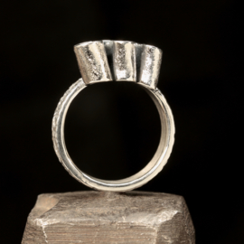 Zilveren ring.  01612