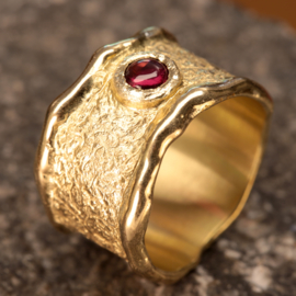 Gouden Ring met Granaat  0153