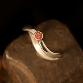 verkocht Zilveren ring met gouden zetting 01553