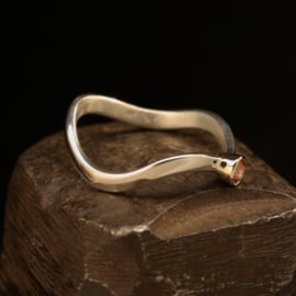 verkocht Zilveren ring met gouden zetting 01553