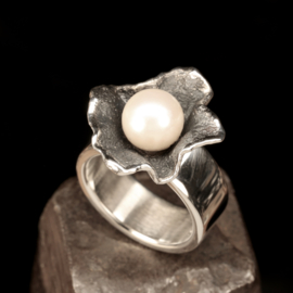 Zilveren ring met cultive parel    024004