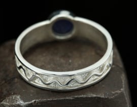 Zilveren ring met lapislazuli 01707