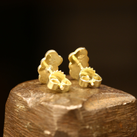 Gouden oorbellen    025065