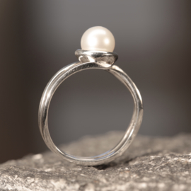 Zilveren ring parel 0659