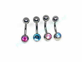 Baby jeweled navelpiercings