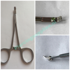 Dermal anchor Kelly forceps