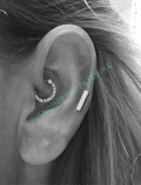 Helixpiercing met klein staafje 1.2 x 8