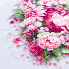 070-015 - Blooming Heart - Magic Needle