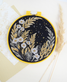 AHM-080 Borduurpakket ABRIS ART - Shine from the Starlight -  Licht van de Ster
