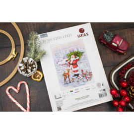 BU5098 Borduurpakket Luca-S - Santa with tree - Kerstman met boom