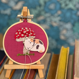 Cat Needle Minder - Calico - The Crafty Kit Company