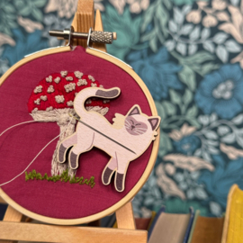 Cat Needle Minder - Siamese - The Crafty Kit Company