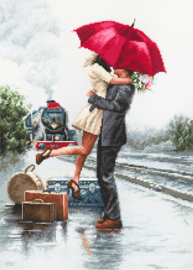 B2369 COUPLE ON TRAIN STATION (adia)