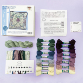 Petit Point borduurpakket Simone Carr - Heritage Blooms - Bothy Threads