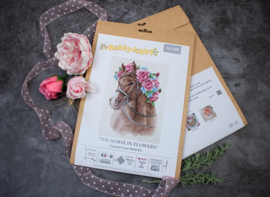 Borduurpakket HobbyJobby - The Horse in Flowers - Het Paard met Bloemen