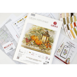 BU5114 Borduurpakket Luca-S - Autumn by Lantern Light - Herfst bij Lantaarn Licht