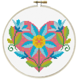 FLORAL HEART - LADYBIRD (inclusief houten borduurring)