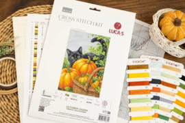 BU5116 Borduurpakket Luca-S - October Charm - De Charme van Oktober