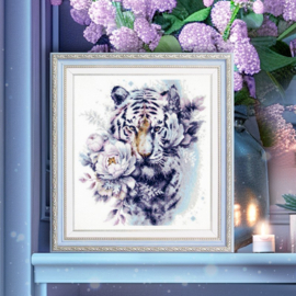 070-014 Borduurpakket The White Tiger - Magic Needle