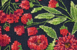 AHM-079  Borduurpakket ABRIS ART - Flowerdance -  Bloemendans